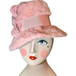 Vintage 1960s Charmaine Montreal/Paris Baby Pink Mohair Bucket Hat (Circum. 21”)